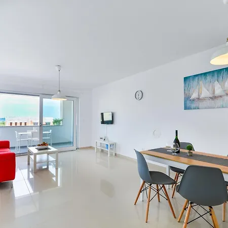 Crowonder Luxury Marijana Apartment *