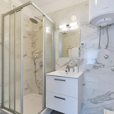 Crowonder Luxury Marijana Apartment *