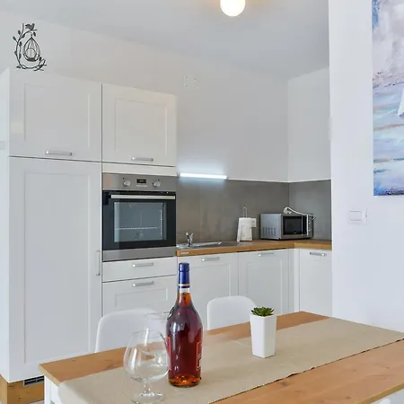 Apartment Crowonder Luxury Marijana