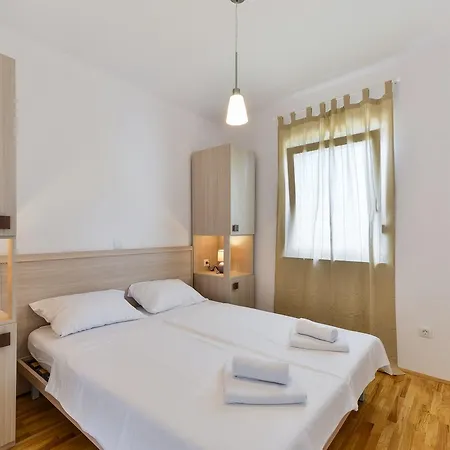 Crowonder Luxury Marijana Apartament *